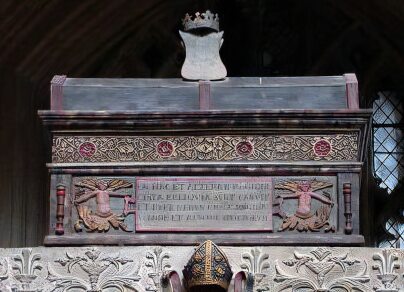 Canute chest