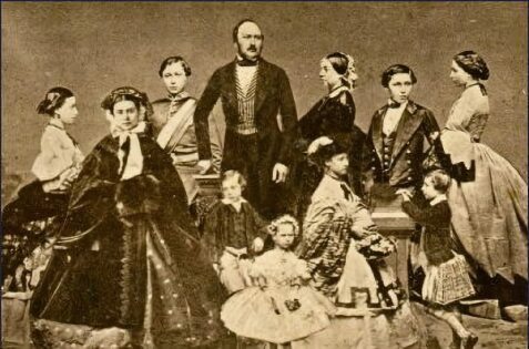 Victoria and Albert and their nine childeren